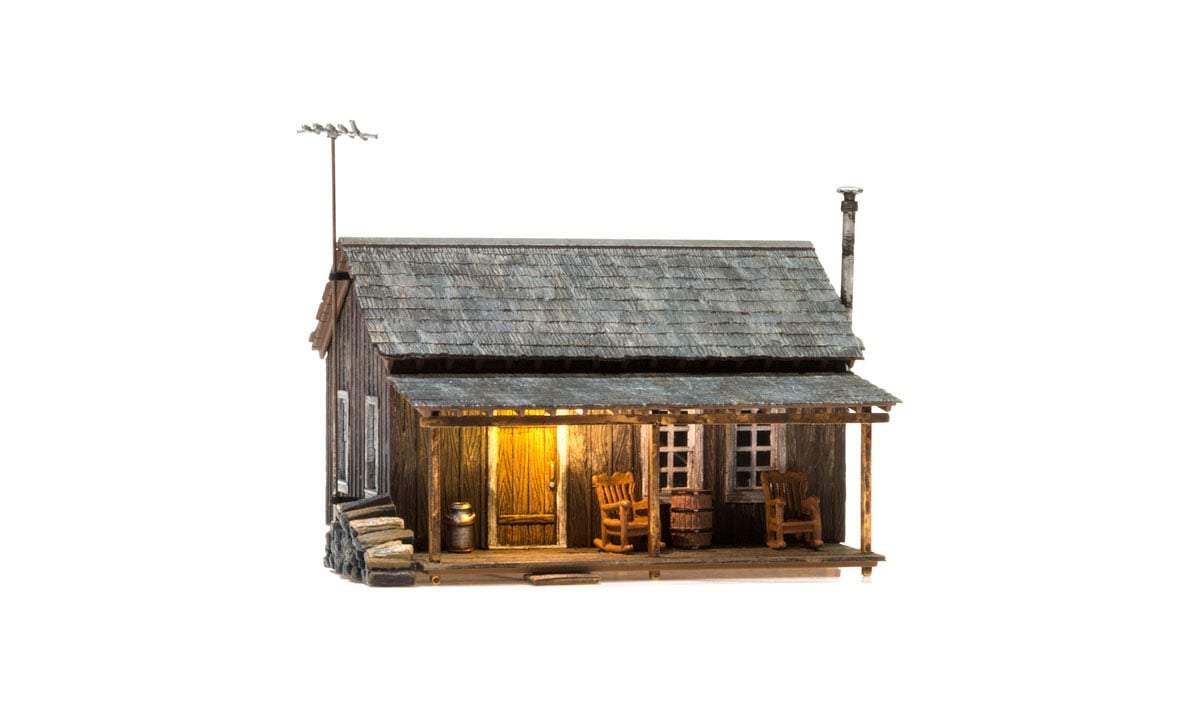 Woodland Scenics HO Rustic Cabin (Lit)