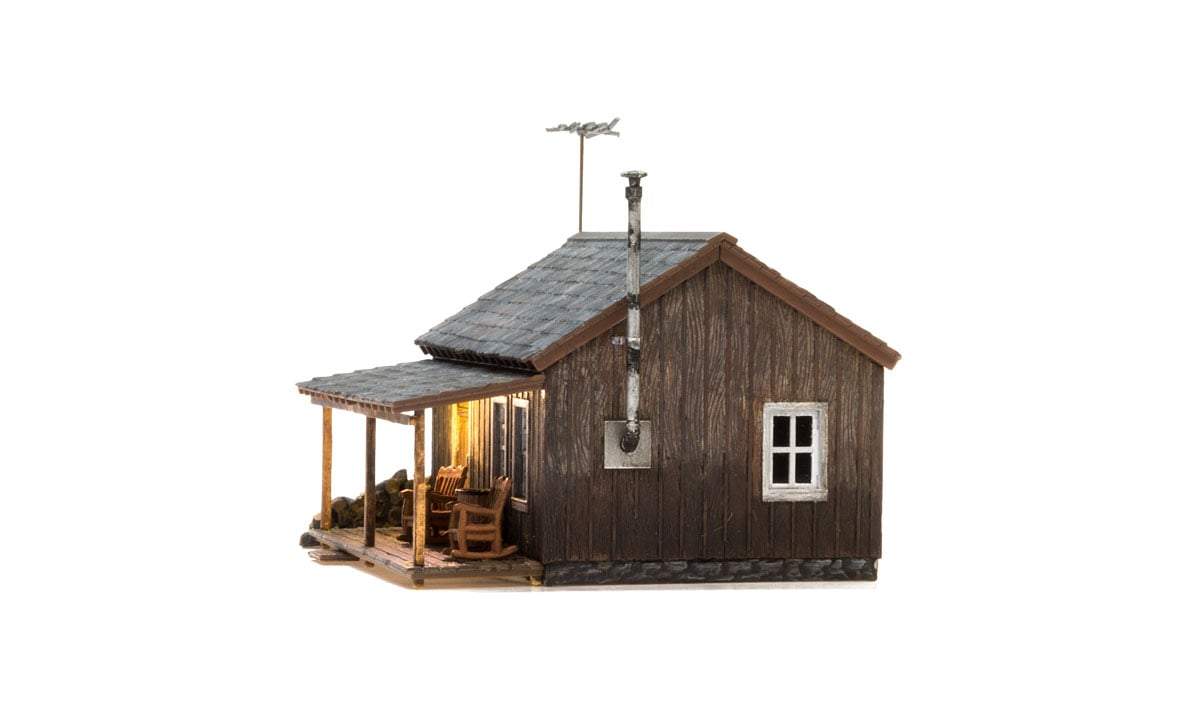 Woodland Scenics HO Rustic Cabin (Lit)