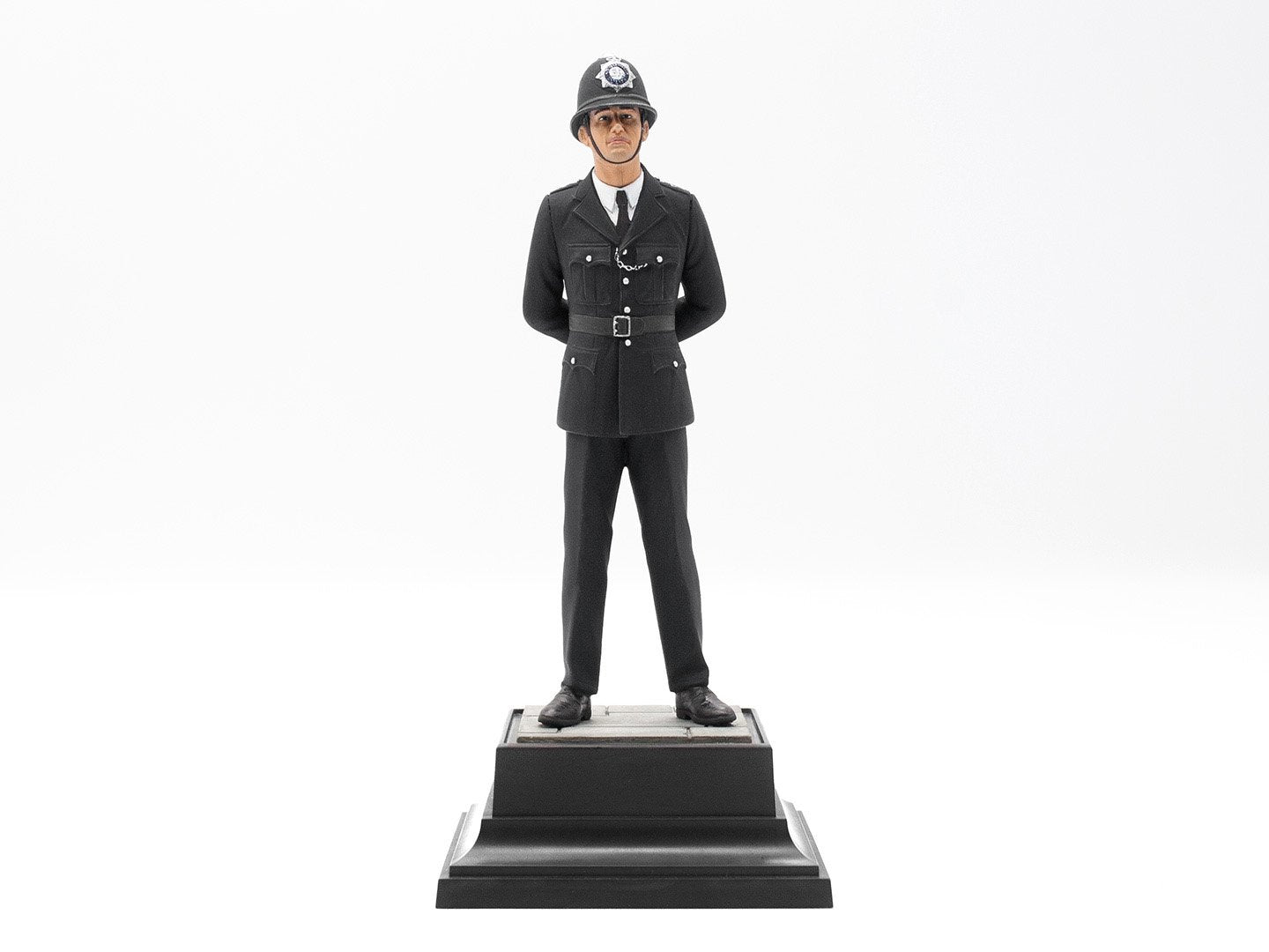 ICM 1:16 British Policeman