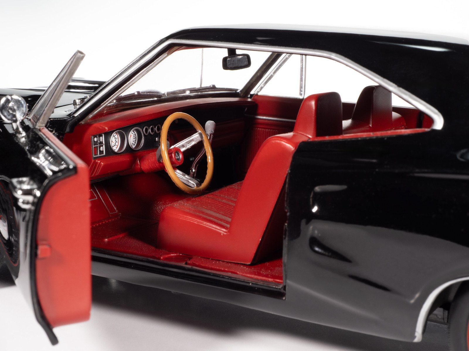 Autoworld 1:18 1969 Dodge Coronet SuperBee (MCACN)