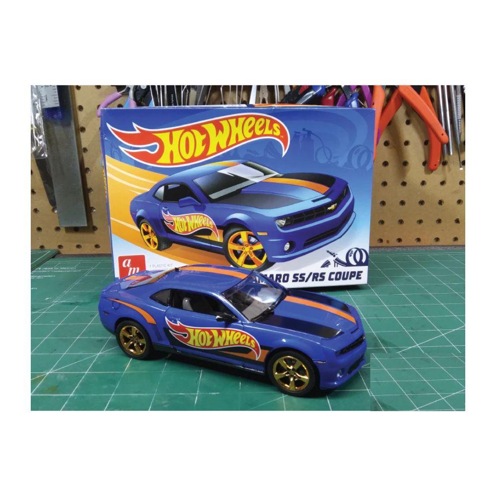 AMT 1:25 2010 Chevy Camaro Hot Wheels