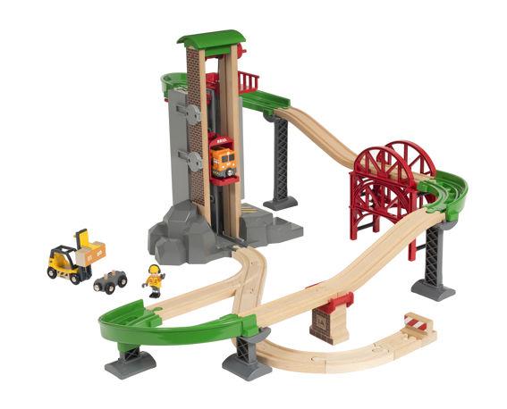 BRIO Lift and Load Warehouse Set