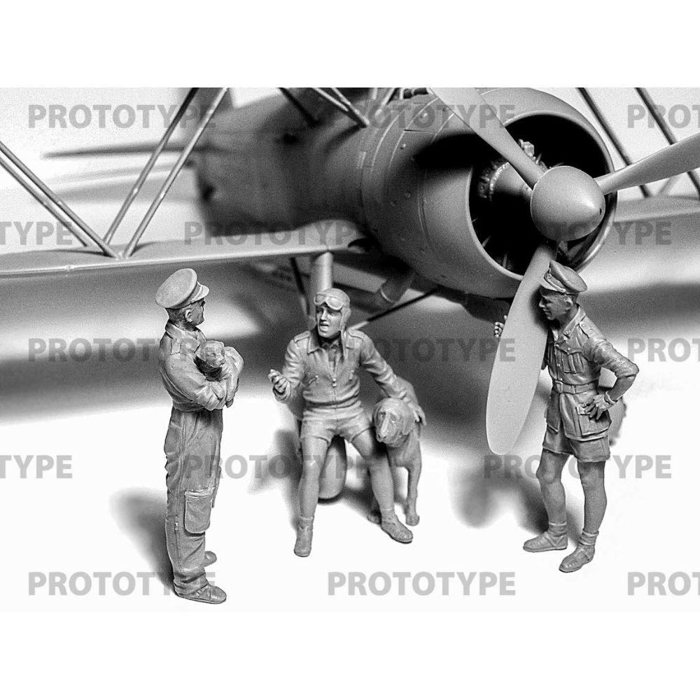 ICM 1:32 Italian Pilots in Tropical Uniform