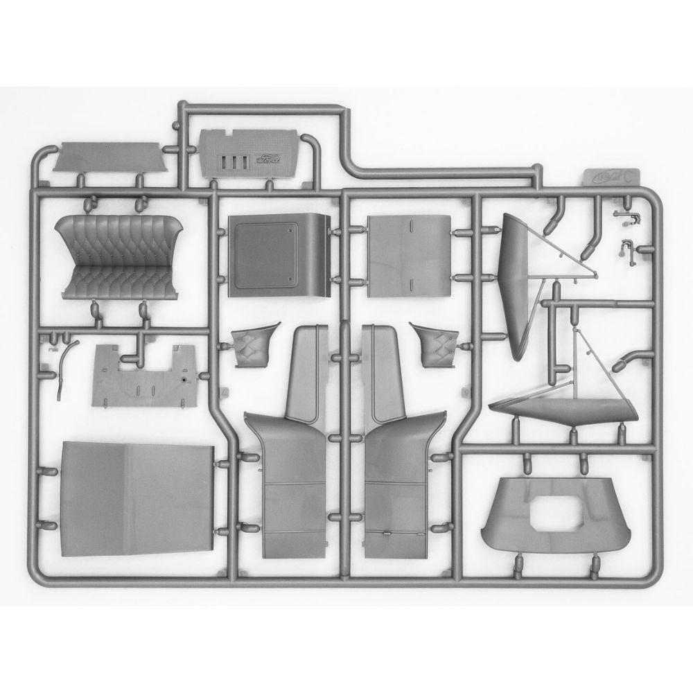 ICM 1:24 Model T 1912 Commercial Roadster