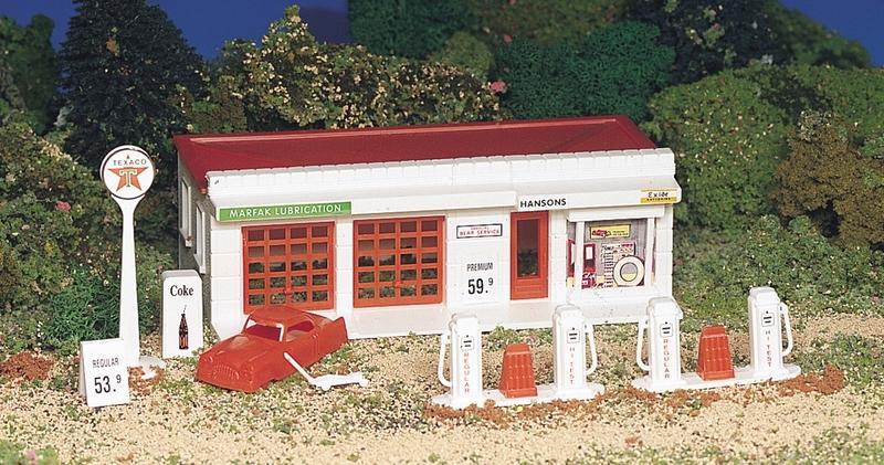 Bachmann Gas Station Classic Kits, HO Scale