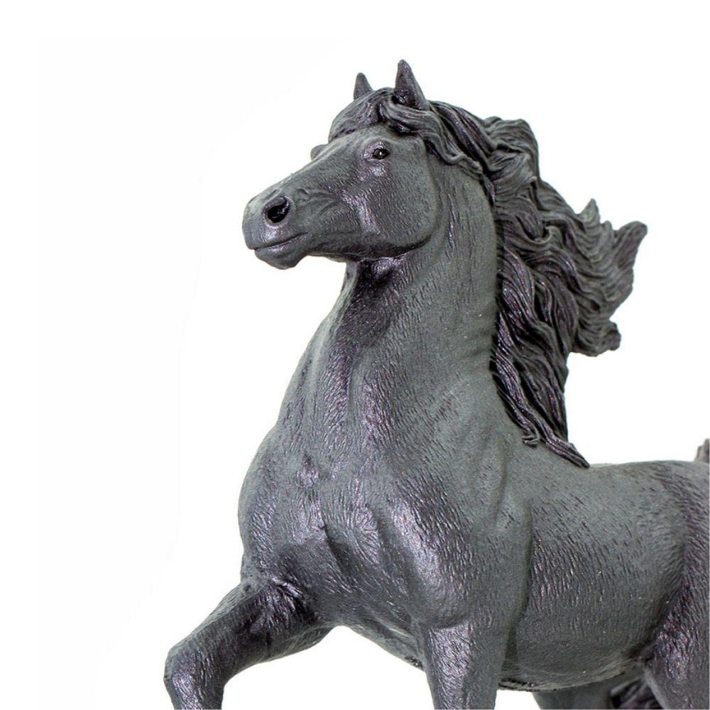 Safari Ltd Friesian Mare