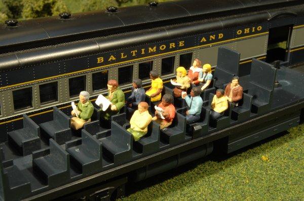 Bachmann Waist-Up Seated Passengers (12)/Pk)