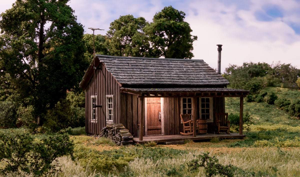 Woodland Scenics N Rustic Cabin (Lit)