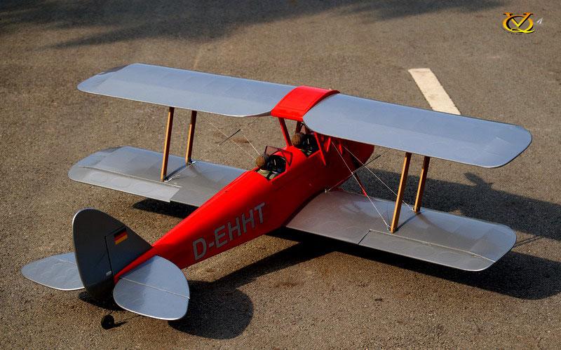 VQ Models Tiger Moth 46-82 /EP Red/Silver 1400mm WS, 5Ch RC